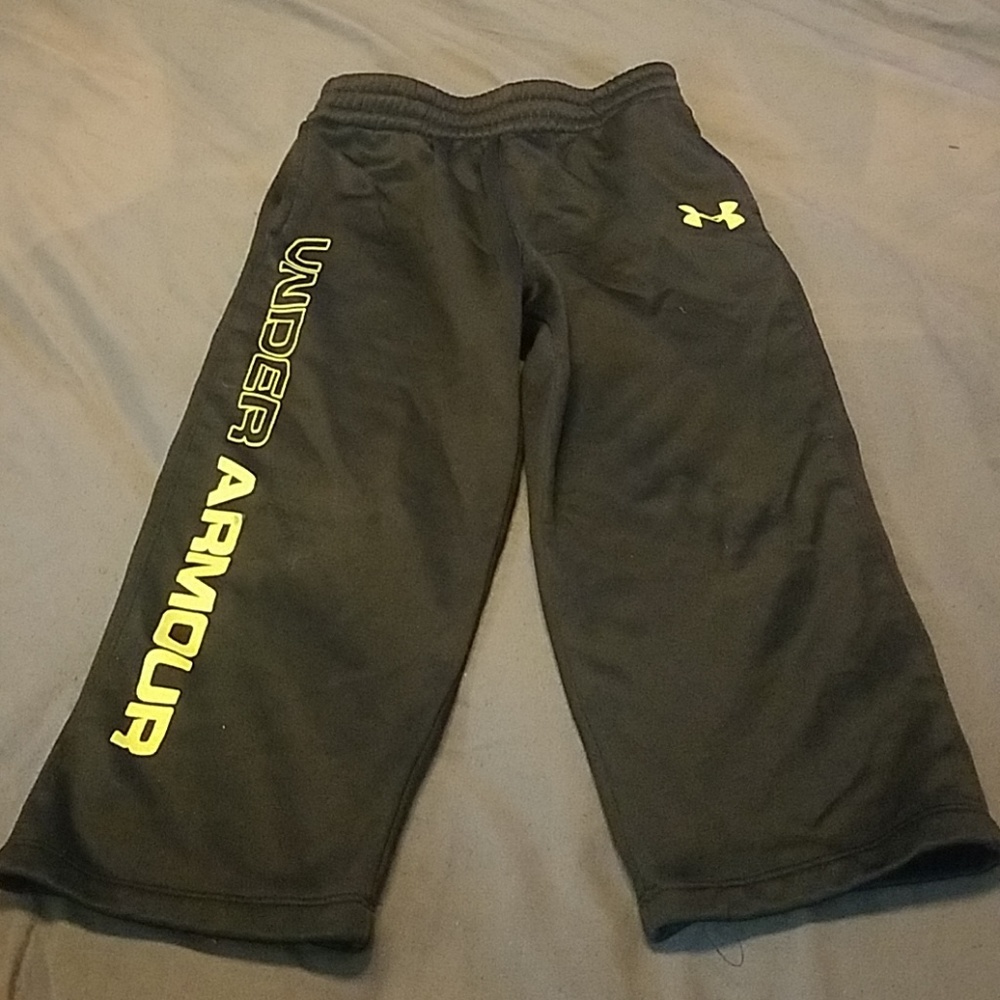 UNDER ARMOUR Pants